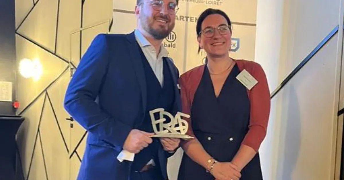 Maxime DION reçoit le prix de l'entrepreneur de l'année 2024